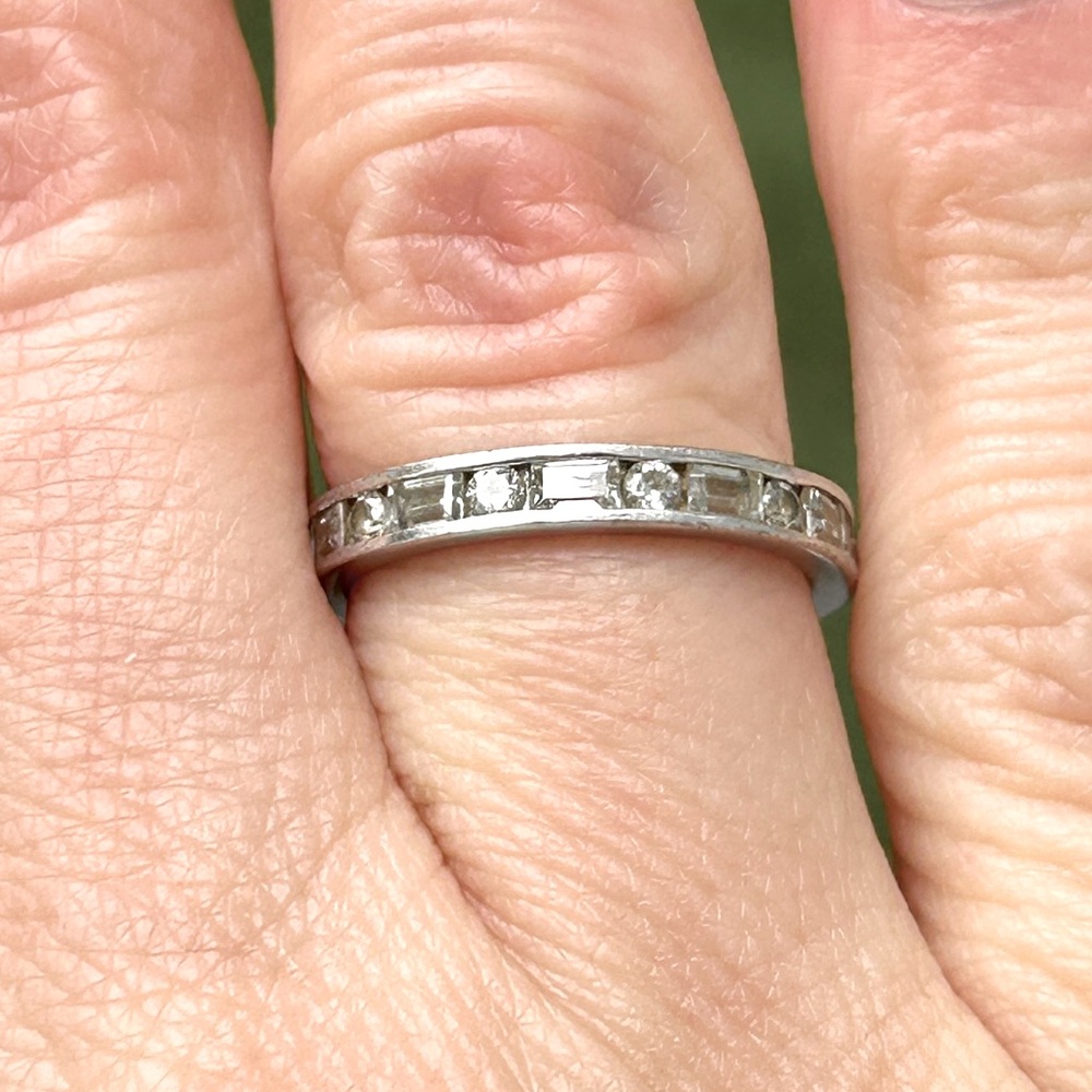 Eternity ring with round and baguettes cubic zirconia stones